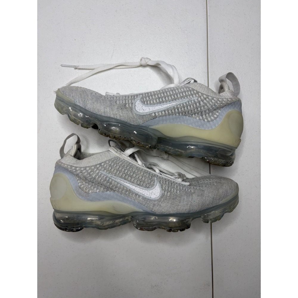 Nike Air Vapormax 2021 Flyknit Womens Size 7 White Platinum Shoes DC4112-100